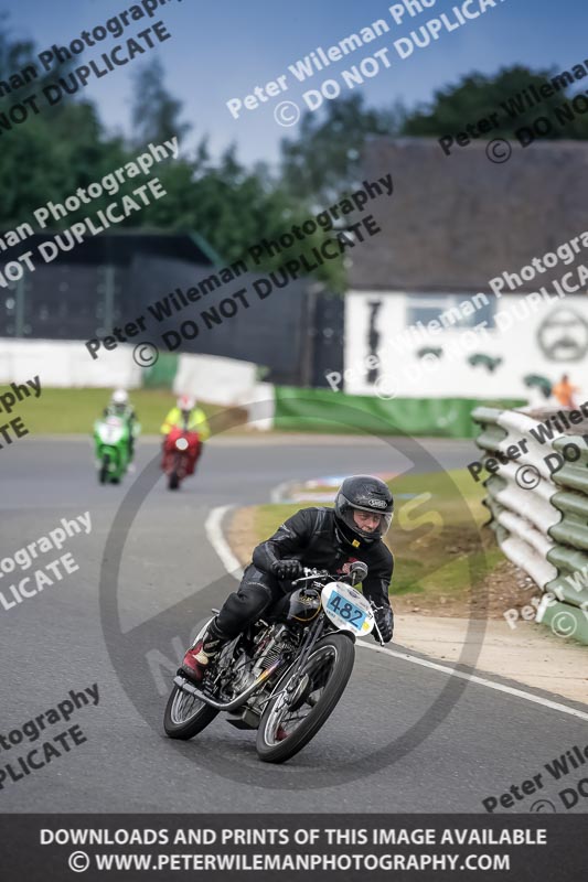 Vintage motorcycle club;eventdigitalimages;mallory park;mallory park trackday photographs;no limits trackdays;peter wileman photography;trackday digital images;trackday photos;vmcc festival 1000 bikes photographs